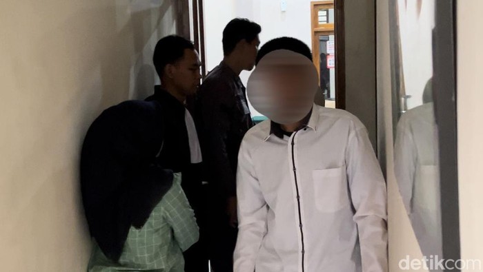 Terdakwa pencabulan santri di Mojokerto