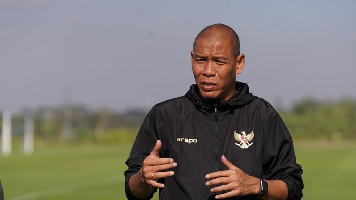 Timnas Indonesia U-17, Nova Arianto