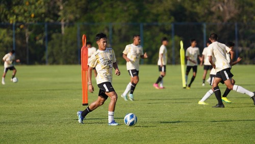 Timnas Indonesia U-17, Nova Arianto