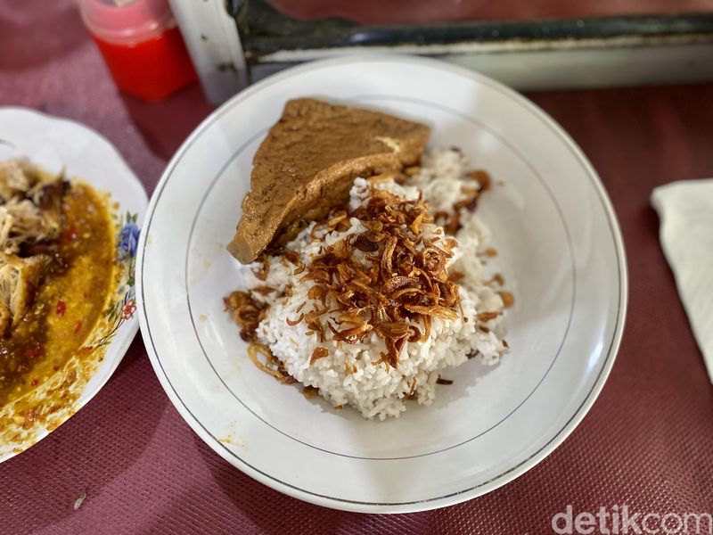 Warung Betawi Babe Patal Senayan