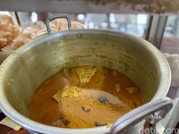 Warung Betawi Babe Patal Senayan