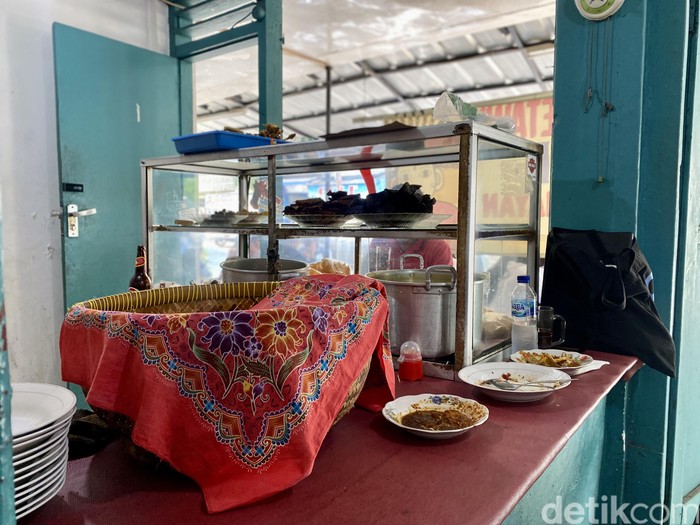 Warung Betawi Babe Patal Senayan