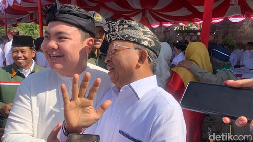 Ketua DPD PDIP Bali Wayan Koster di Lapangan Renon, Denpasar, Rabu (14/8/2024)