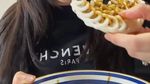 Momen Seru Angela Lee Makan Bakso Beranak hingga Donat