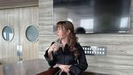 Momen Seru Angela Lee Makan Bakso Beranak hingga Donat