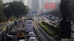 Atlet Peraih Medali Olimpiade Melintas di Jalan Sudirman Jakarta