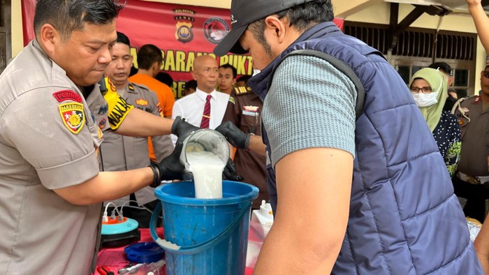 Barang bukti narkoba dimusnahkan Polresta Jambi.