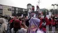 Jaringan Advokasi Nasional Pekerja Rumah Tangga (JALA PRT) mencatat, pada kurun 2018 -2023, terjadi 2.641 kasus kekerasan pada PRT: dari upah tidak dibayar, upah dipangkas, PHK semena-mena hingga ketiadaan jaminan kesehatan.   
