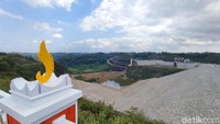 Pembangunan Bendungan Leuwikeris di antara Kabupaten Ciamis dan Kabupaten Tasikmalaya nyaris beres. Pada 15 Agustus 2024, Bendungan Leuwikeris mulai digenangi air (impounding). ( Foto: Dadang Hermansyah/detikJabar).