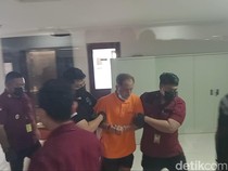 Bule Rusia Ngamuk di Kantor Imigrasi Badung, Tangan-Kaki Diborgol