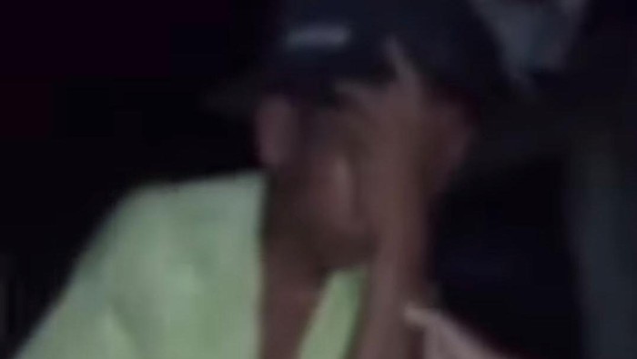 Pria berinisial AD di Buton Tengah (Buteng), Sulawesi Tenggara (Sultra) kepergok mengintip gadis ABG berinisial YN (18) yang sedang mandi.