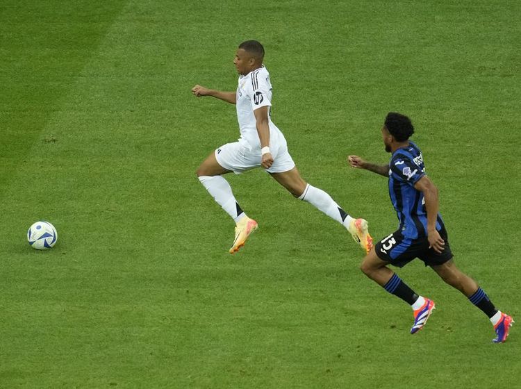 7 Penggiring Bola dengan Rating Dribble Paling Ciamik di EA FC 25