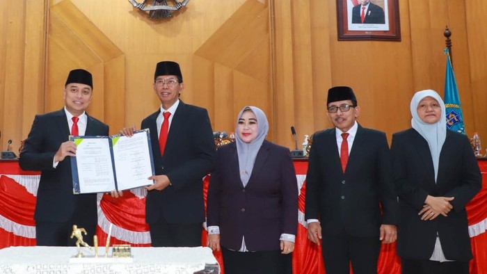 DPRD Surabaya
