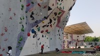 Area latihan yang berada di Kawasan Garden City itu selain jadi tempat latihan atlet juga kerap dijadikan tempat bersantai warga sekitar. Anak-anak sekolah juga biasa menjadikan tempat ini sebagai area untuk berolahraga.