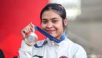 Satu medali perunggu didapat dari cabang bulutangkis melalui Gregoria Mariska Tunjung.