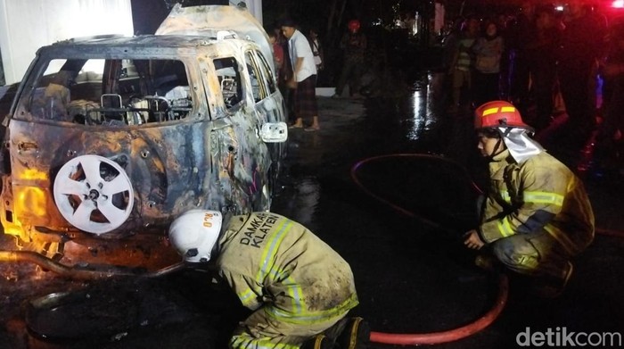 Penampakan Rush hangus terbakar di Jalan Mlese-Cawas, Trucuk, Klaten, Kamis (15/8/2024) malam.