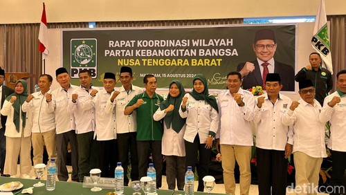 Ketua DPC PKB se-NTB saat Rakorwil di Hotel Grand Legi Mataram, Kamis (15/8/2024). (Lalu Helmy Akbar/detikBali)