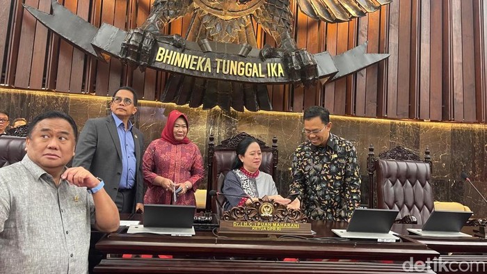 Ketua DPR RI Puan Maharani mengecek kondisi persiapan menjelang gelaran sidang tahunan MPR/DPR/DPD RI besok. (Firda/detikcom).