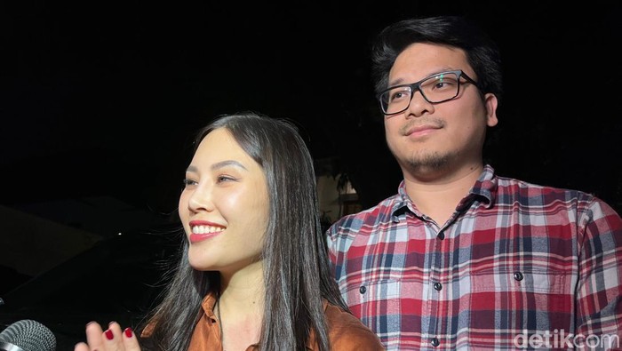 Ketum Perindo Angela Tanoesoedibjo usai bertemu Prabowo. Ketum Perindo Angela Tanoesoedibjo usai bertemu Prabowo.