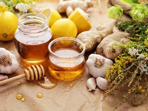 Rutin Konsumsi Madu dan Bawang Putih Bikin Kulit Kinclong