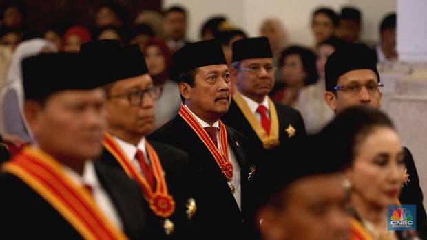 Menteri KP Sakti Wahyu Trenggono dalam acara upacara penganugerahan tanda kehormatan Republik Indonesia, Istana Negara, (14/8/2024). (CNBC Indonesia/Tri Susilo)