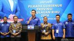 Momen Demokrat Serahkan Surat Rekomendasi Kepada Puluhan Cakada
