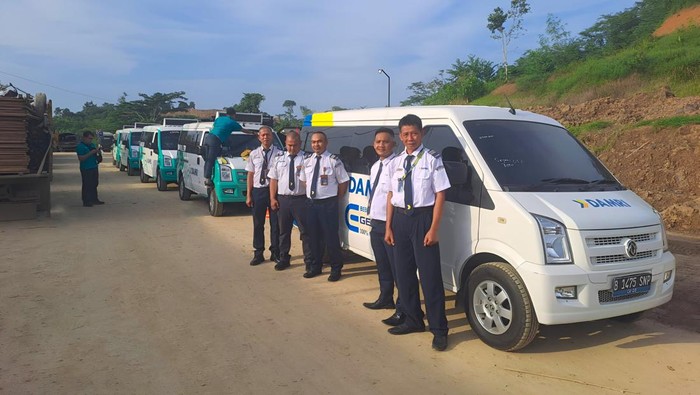 Pemerintah akan melangsungkan upacara kemerdekaan HUT RI ke-79 di Ibu Kota Nusantara (IKN). Dalam rangka menunjang perhelatan tersebut, Perum DAMRI menyediakan 10 unit armada untuk akomodasi pejabat negara hingga tamu undangan VIP.
