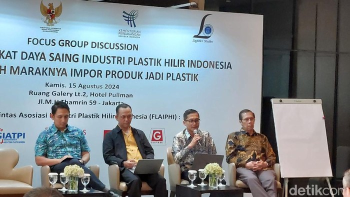 Pengusaha minta pemerintah turun tangan atasi plastik impor