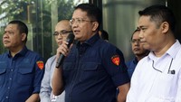 Dalam kesempatan yang sama, Direktur Penyidikan KPK Asep Guntur Rahayu menyebut dalam penanganan perkara ini pihaknya akan terus berkoordinasi dengan Kejagung. PIC dari KPK ataupun Kejagung telah ditunjuk.  