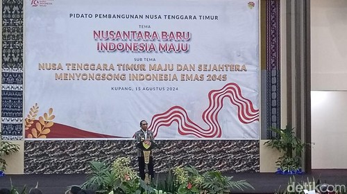 Pj Gubernur NTT Ayodhia GL Kalake saat berpidato di Kupang, Kamis (15/8/2024).