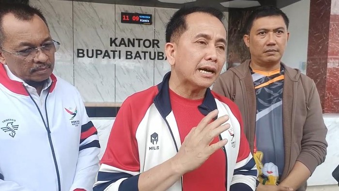 Pj Gubsu Agus Fatoni saat menghadiri pengukuhan volunteer di Kabupaten Batu Bara. (dok. Istimewa)