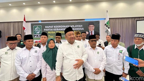 Ketua DPW PKB NTB Lalu Hadrian Irfani saat ditemui usai acara Rapat Koordinasi Wilayah PKB NTB di Hotel Grand Legi Mataram pada Kamis (15/8/2024).