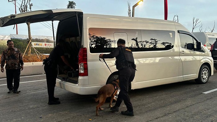 Polda Kaltim mengerahkan enam ekor anjing pelacak guna melakukan sterilisasi pusat Ibu Kota Negara (IKN) menjelang HUT RI ke-79. Dokumen Istimewa