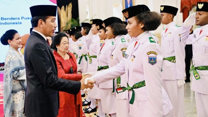 Ayumi Putri Sasaki dan Lilly Indiani Suparman Wenda