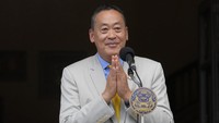 Suara mayoritas lima hakim Mahkamah Konstitusi Thailand memutuskan untuk mendukung pencopotan PM Srettha dari jabatannya karena gagal melaksanakan tugasnya dengan integritas, sedangkan empat hakim lainnya menolak. Ditambahkan Mahkamah Konstitusi dalam putusannya bahwa perilaku PM Srettha sangat melanggar standar etika. AP/Sakchai Lalit
