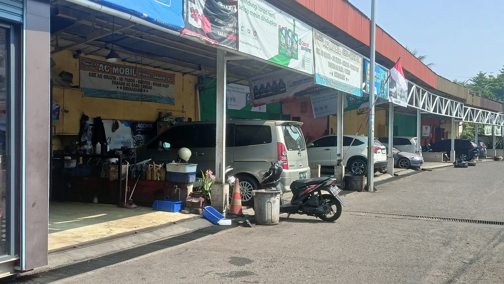 Pusat komponen BSD yakni BSD Autopart. (CNBC Indonesia/Ferry Sandi)
