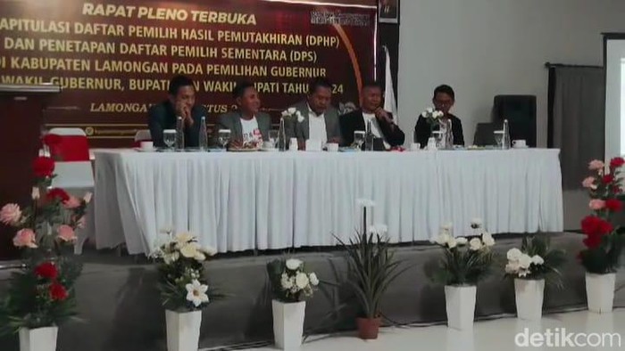 rapat pleno terbuka kpu lamongan tetapkan daftar pemilih sementara Pilkada 2024