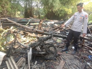 Dapur Rumah Polisi di Jombang Terbakar hingga Rata dengan Tanah