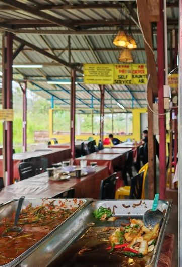 Kocak! Warung Nasi Ini Pakai S3 Marketing yang Tak Terduga