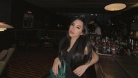 Sayang, ibu Salmafina yaitu Heidy Sunan mengunggah foto pacar baru Salmafina dengan jelas. Pria itu tampak tersenyum lebar berdiri di tengah-tengah keluarga Sunan Kalijaga. Foto: Instagram/salmafinasunan