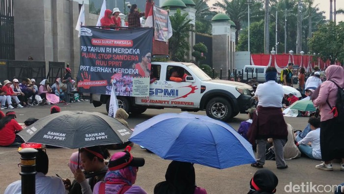 Desakan Menggema di Depan DPR: Sahkan RUU PPRT demi Lindungi Pekerja Rumah Tangga