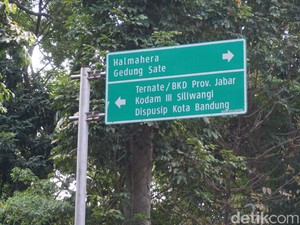 7 Fakta Typo Papan Penunjuk Arah di Kota Bandung
