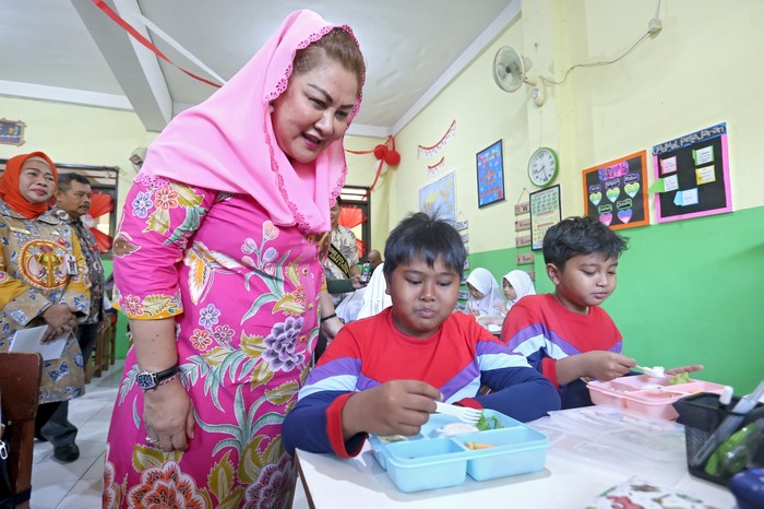 Uji Coba Makan Siang Bergizi, Pemkot Semarang Gaungkan Program STROBERI