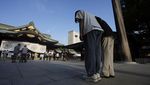 Warga Jepang Kunjungi Kuil Yasukuni Peringati 79 Tahun Perang Dunia II