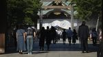 Warga Jepang Kunjungi Kuil Yasukuni Peringati 79 Tahun Perang Dunia II