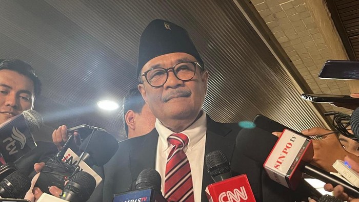 Anggota DPR F-PDIP Djarot Syaiful