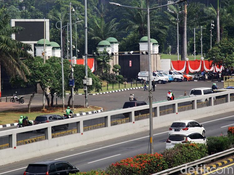 Ada Sidang Tahunan, Arus Lalu Lintas di Depan MPR/DPR Ramai Lancar