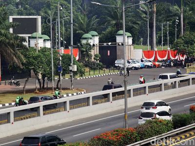 Ada Sidang Tahunan, Arus Lalu Lintas di Depan MPR/DPR Ramai Lancar