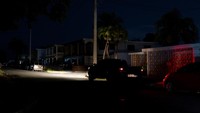 Badai Ernesto yang menghantam wilayah Puerto Rico menyebabkan jaringan listrik terputus.