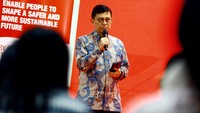 Direktur Utama Bank Victoria, Achmad Friscantono memberikan pemaparannya akan produk terbarunya bancassurance hasil kolaborasi dengan Gnerali Indonesia